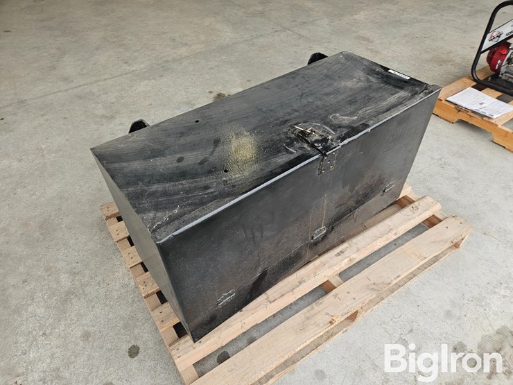 side-mount-truck-tractor-tool-box-image-3