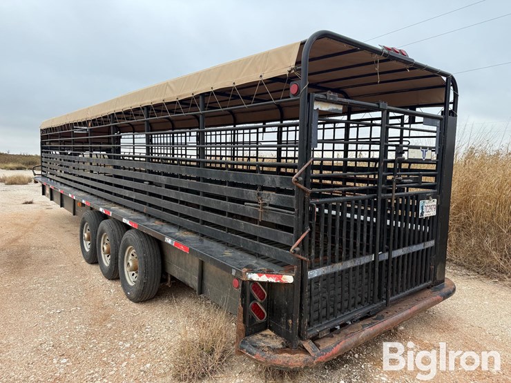 2014-neckover-32'-tri/a-gooseneck-livestock-trailer-image-7