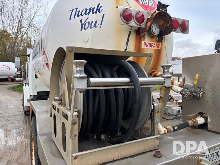 2010-freightliner-business-class-bobtail-truck-(dr12578-unit-221)-image-39