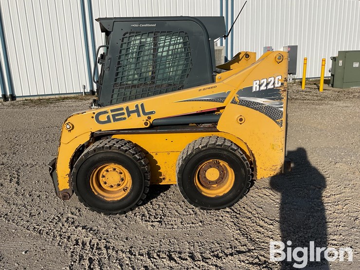 2014-gehl-r220-image-12