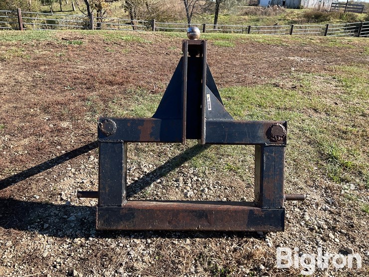 3-pt-bale-spear-category-ii-mounted-bale-carrier-image-6