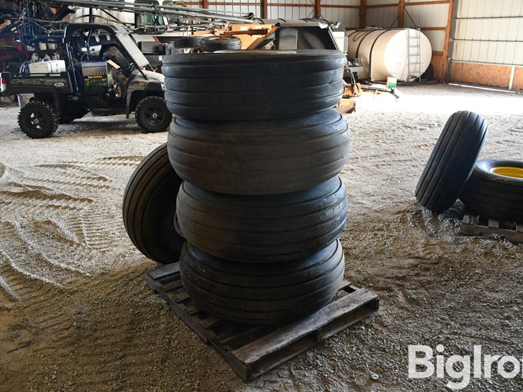 american-farmer-16.5l-16.1-tires-on-8-bolt-rims-image-7