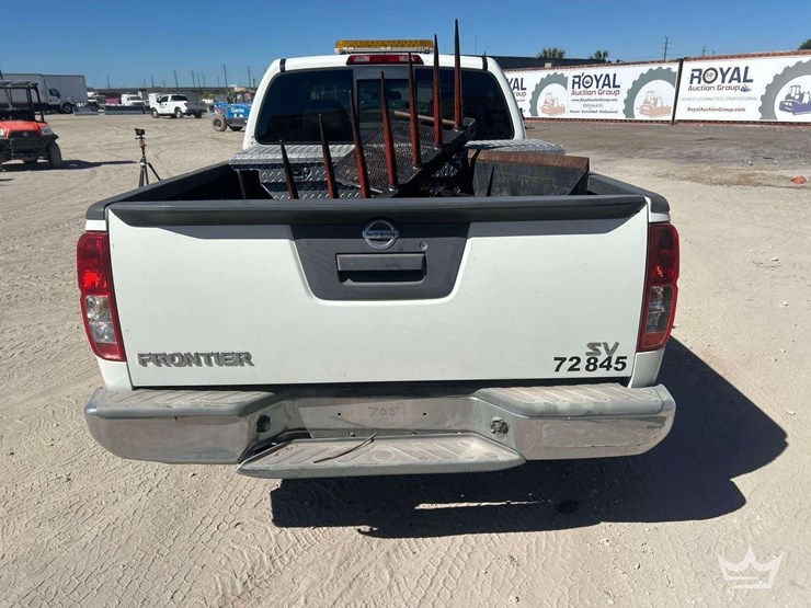 2015-nissan-frontier-image-28