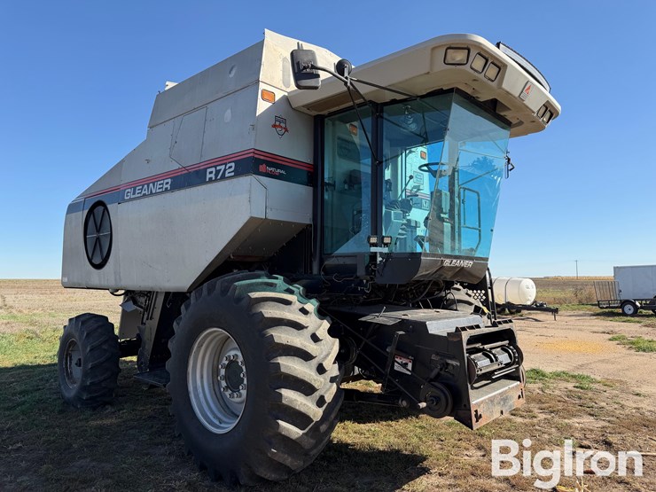 1998-gleaner-r72-image-3