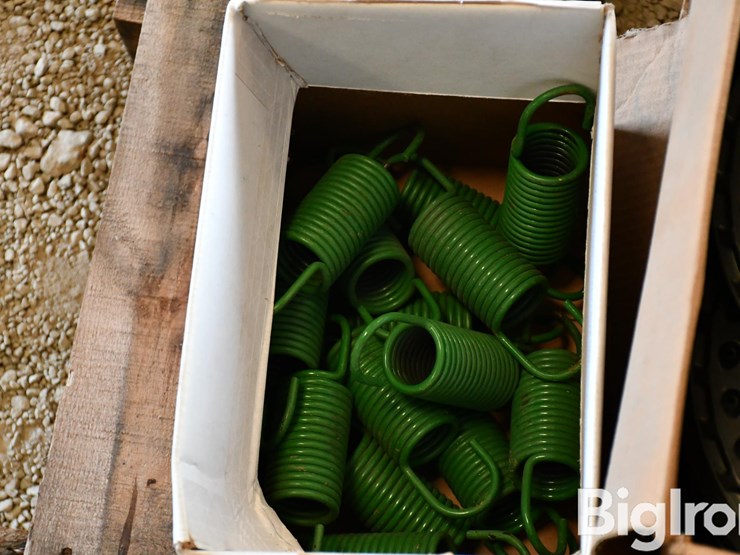 pallets-of-1770-planting-parts-image-9