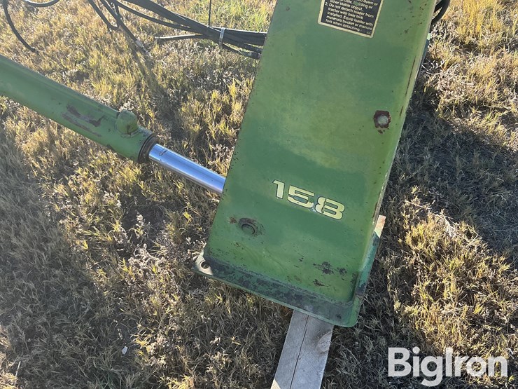 john-deere-158-image-15