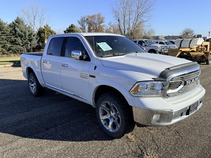 2016-dodge-1500-image-3