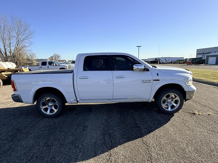 2016-dodge-1500-image-4