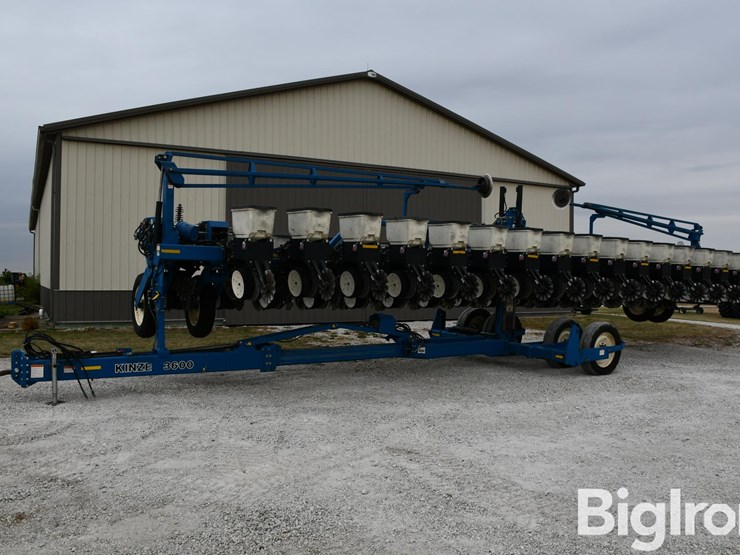 2005-kinze-3600-image-1