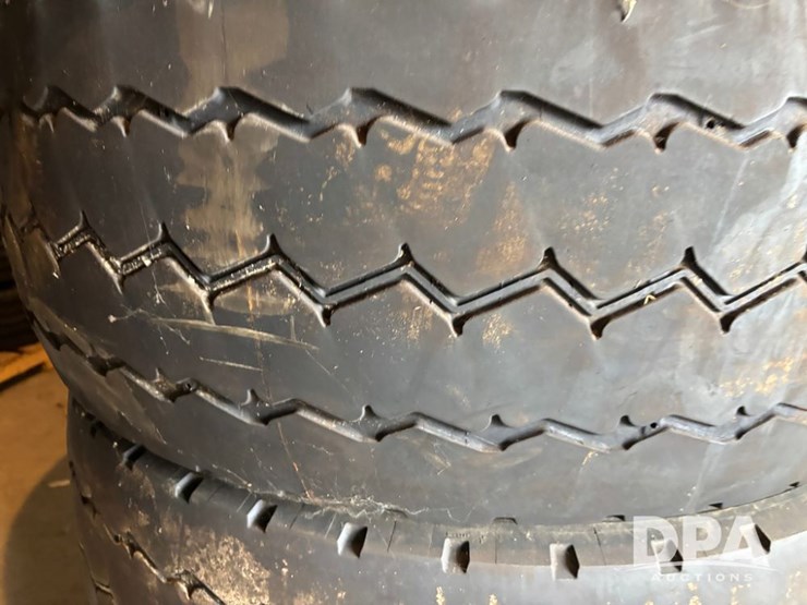 truck-tires-(dr12576)-image-9