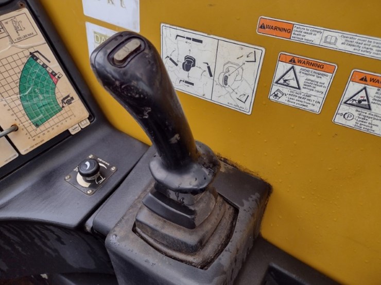 2007-caterpillar-tl943-image-9