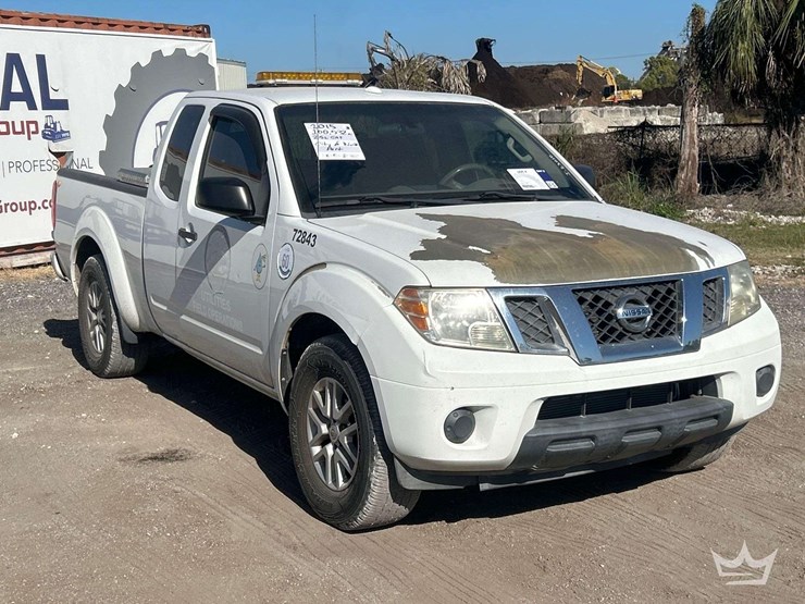 2015-nissan-frontier-image-2
