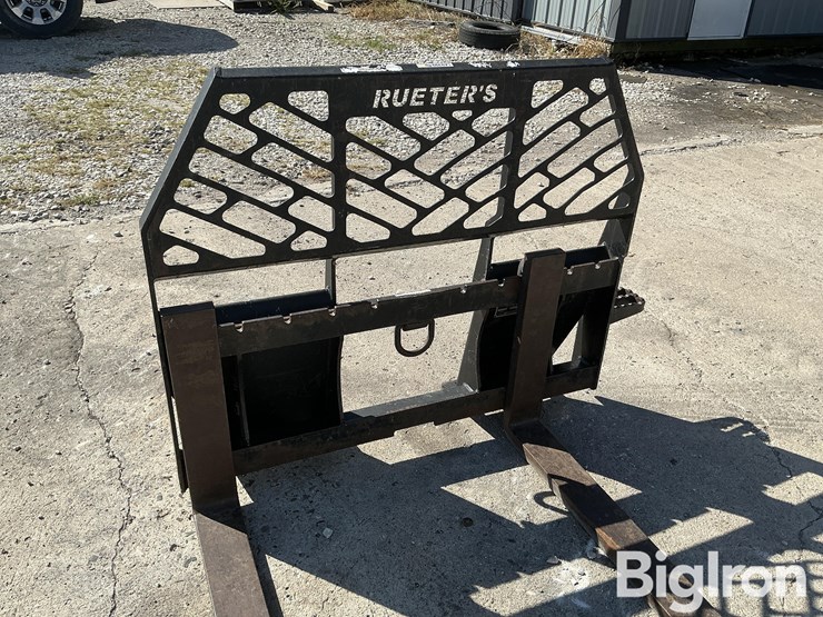 rueters-pallet-forks-image-13