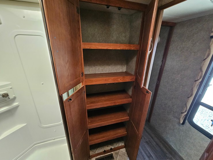 #22198-•-2007-georgie-boy-landau-motorhome-image-75