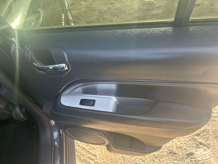 2015-jeep-compass-image-22