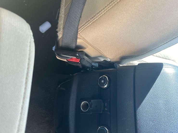 2017-ford-explorer-image-24