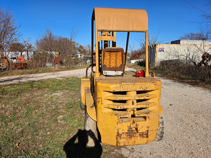 #22765-•-1960's-baker-forklift-(non-runner)-image-8
