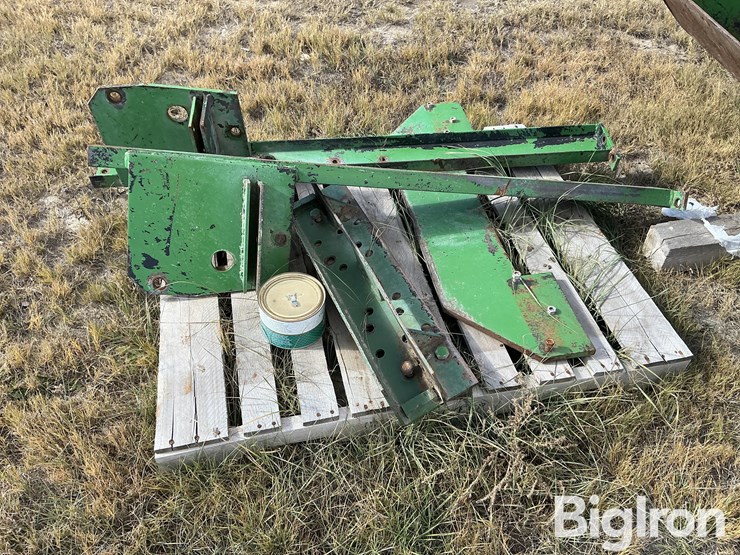 john-deere-4320-image-9