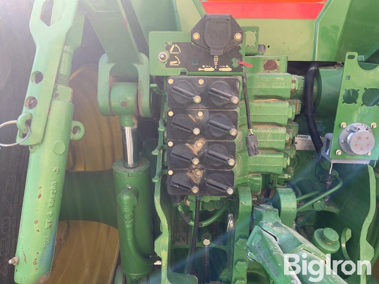 2000-john-deere-8210-image-13