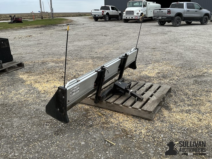 snow-sport-hd-utility-7’-snow-plow-image-7