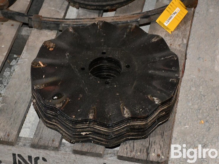 pallet-of-misc-parts-for-great-plains-no-til-drill-image-9