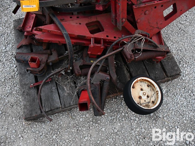 international-183-image-12