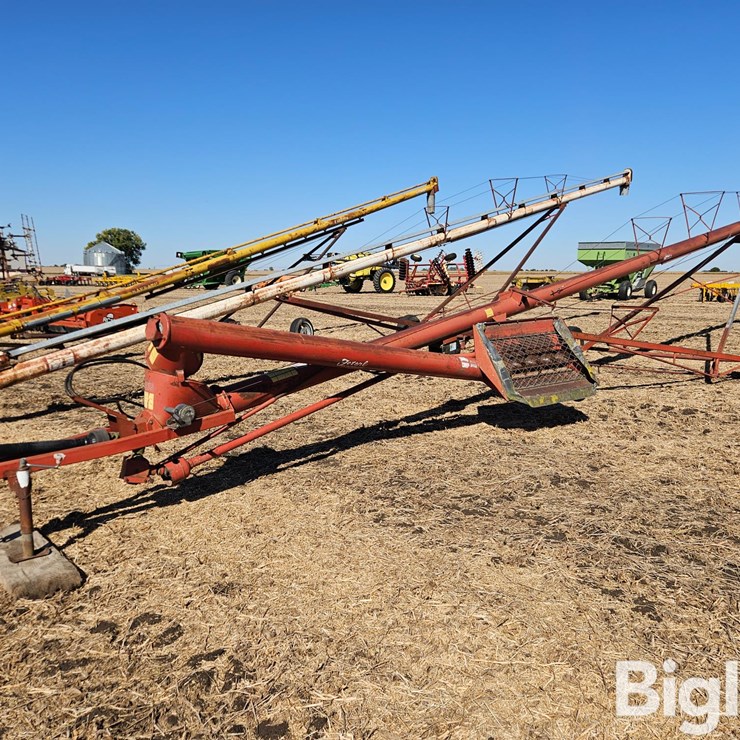 8"X55' Swing Out Hopper Auger