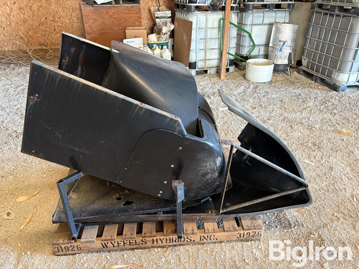 pallet-of-farm-support-image-4