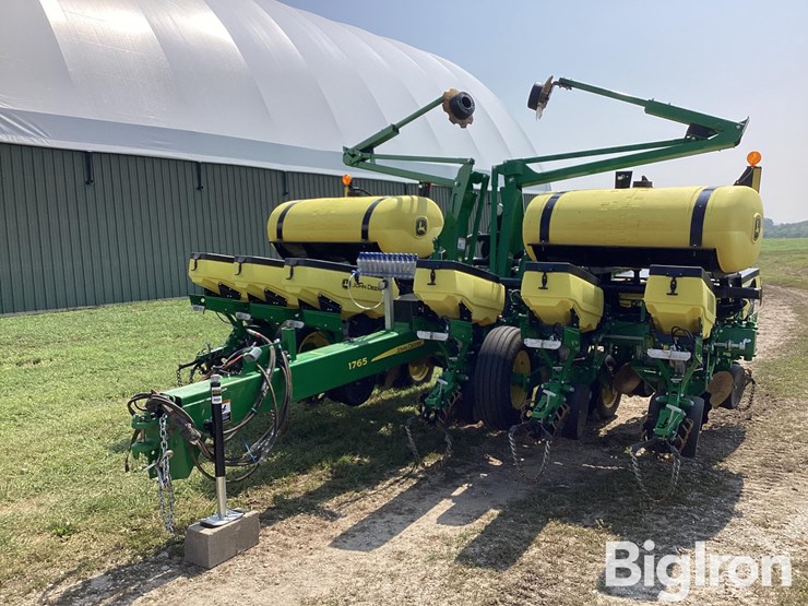 2019-john-deere-1765-image-1