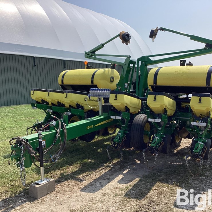 2019 JOHN DEERE 1765
