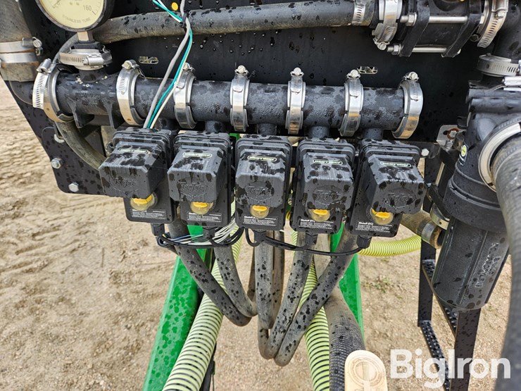 bestway-1,850-gal-100'-boom-pull-type-sprayer-image-14