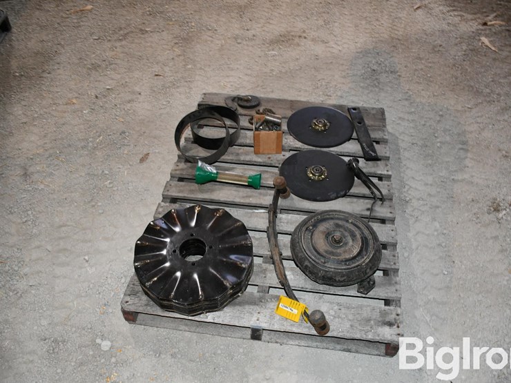 pallet-of-misc-parts-for-great-plains-no-til-drill-image-6