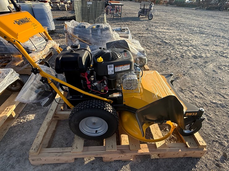 #22-•-unused-dewalt-dw33-walk-behind-zero-turn-mower-inv#32766-image-8