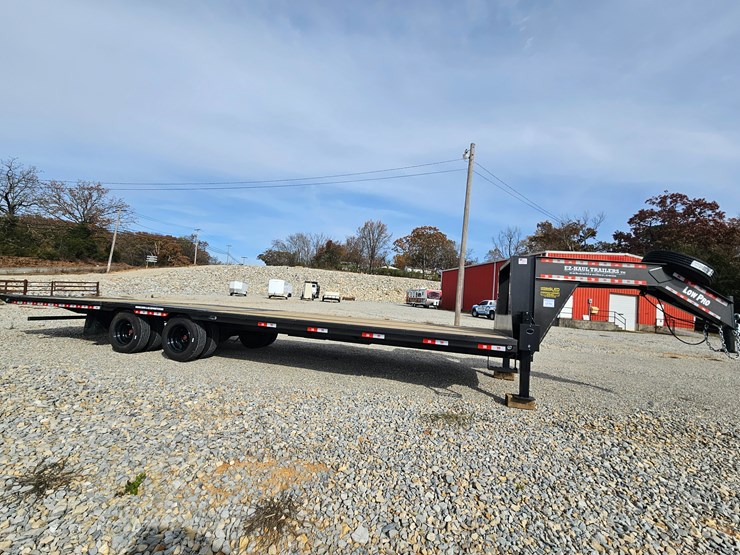 #22762-•-2025-ez-haul-32'-flatbed-trailer-image-5