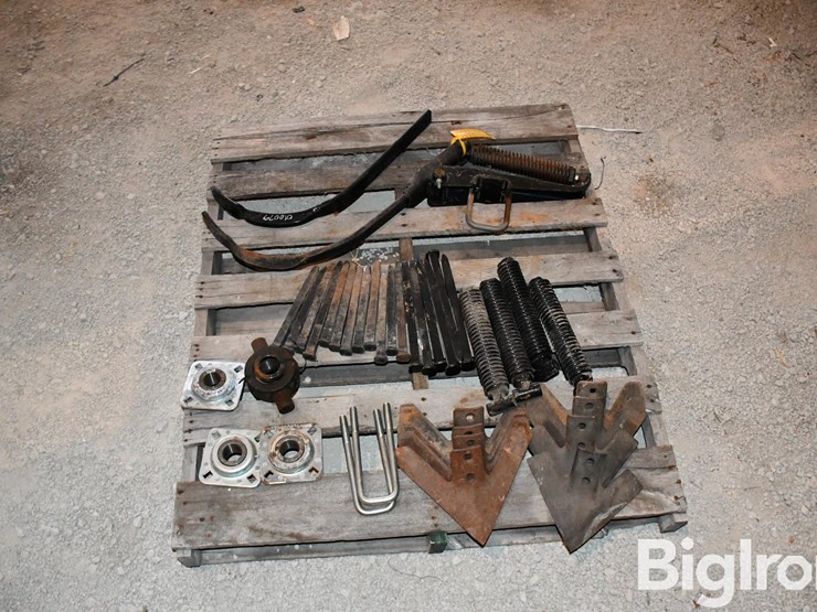 pallet-of-landoll-misc-parts-image-6