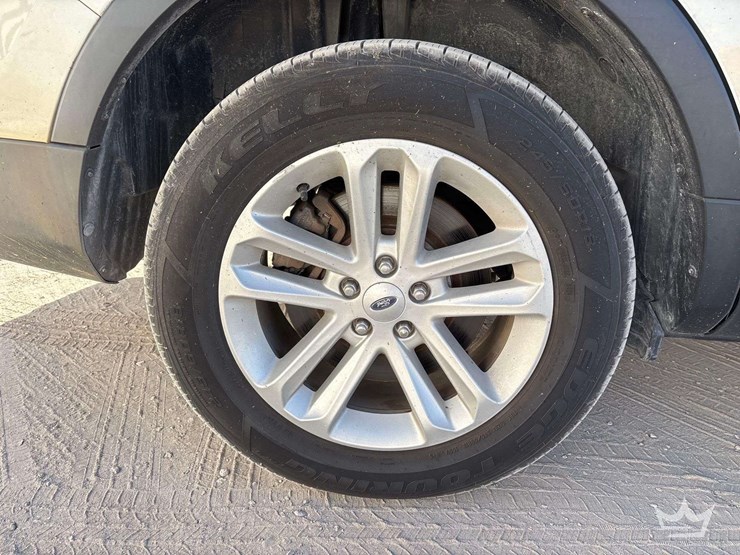 2017-ford-explorer-image-22