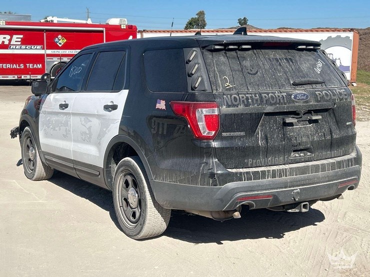 2017-ford-explorer-image-4