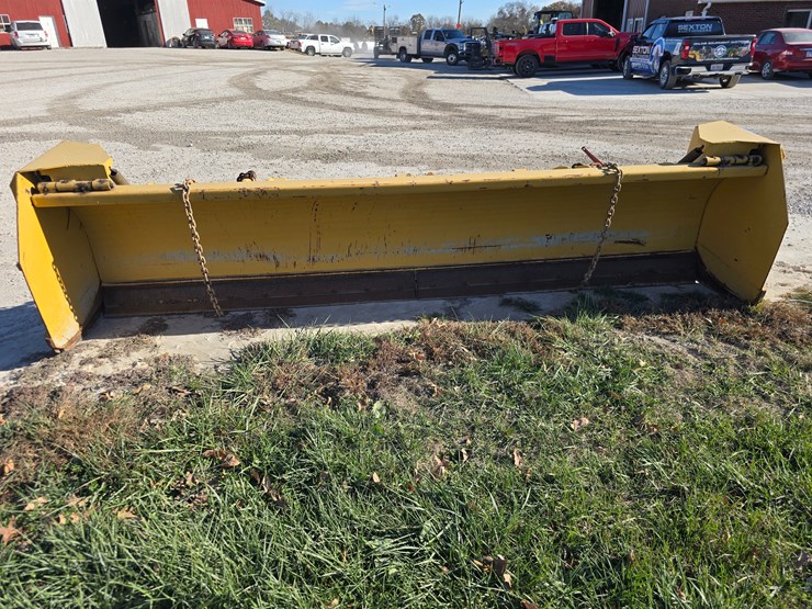 #22386-•-hla-4500-snow-pusher-image-8