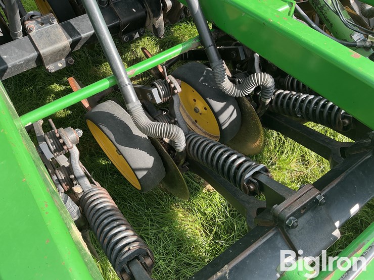 john-deere-750-image-12