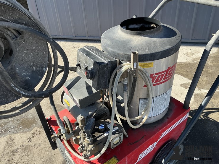 hotsy-hc165l.1-pressure-washer-image-16