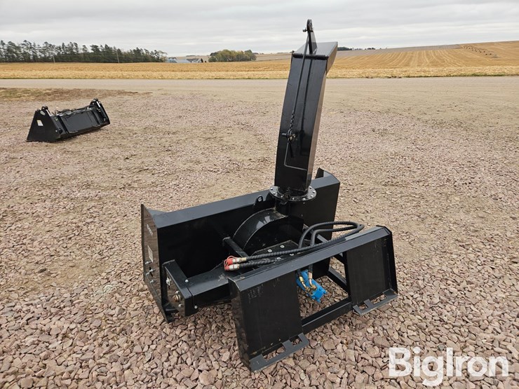 2024-caterpillar-60-image-7