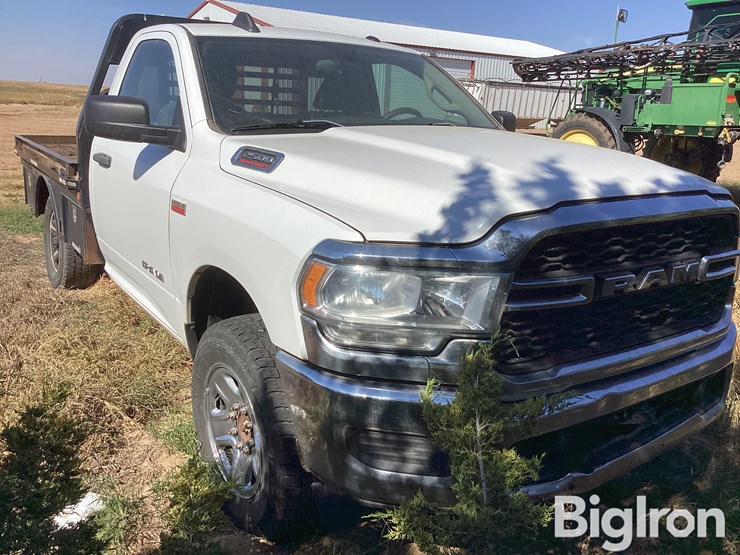 2019-dodge-2500-image-3