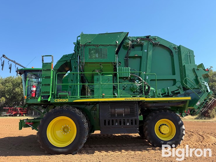 2018-john-deere-cs690-image-8