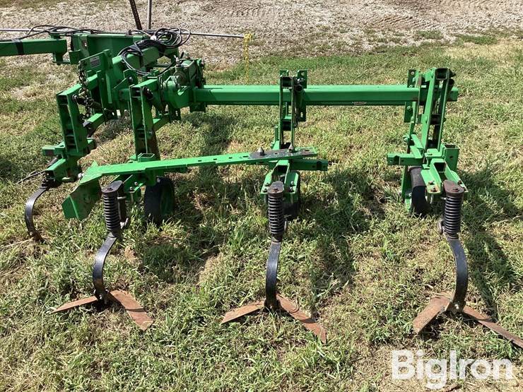 john-deere-725-image-16