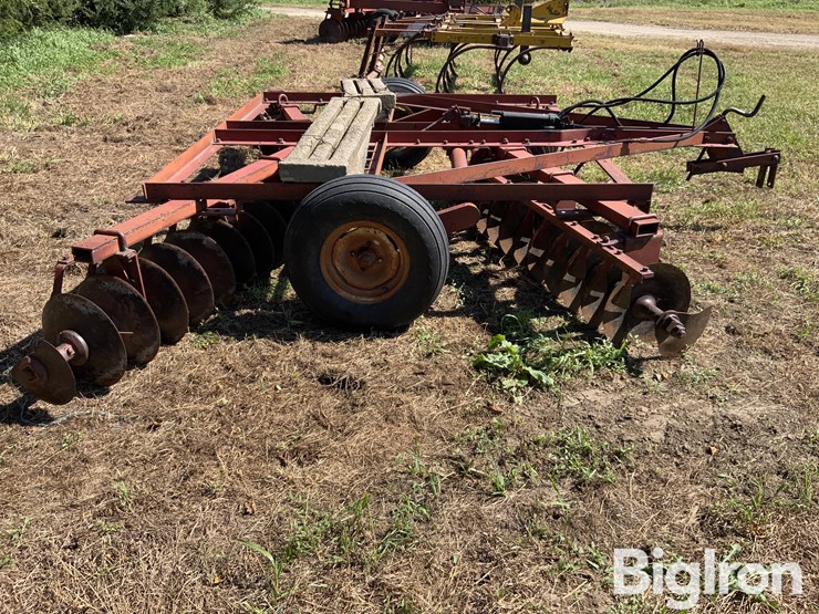 international-370-image-4