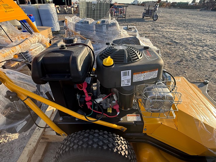 #22-•-unused-dewalt-dw33-walk-behind-zero-turn-mower-inv#32766-image-10