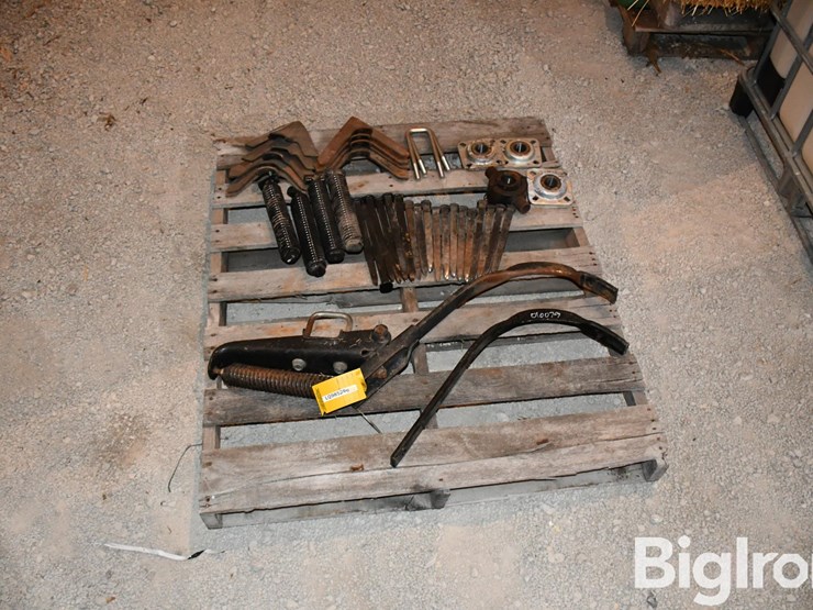pallet-of-landoll-misc-parts-image-2