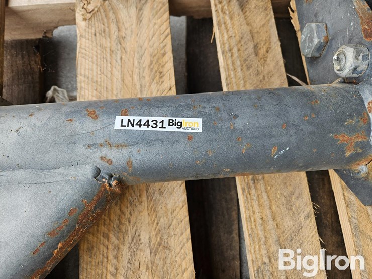 white-3-pt.-quick-hitch-image-12