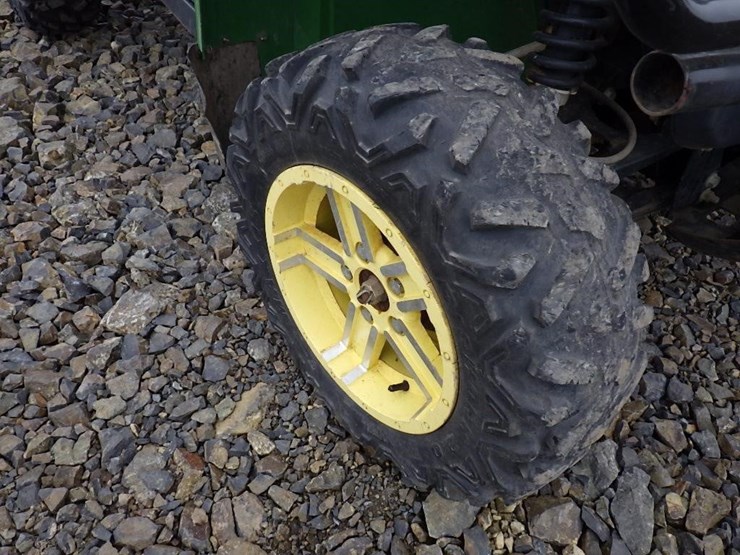 john-deere-gator-image-13