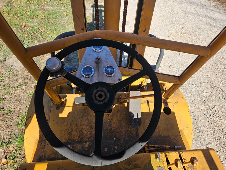 #22765-•-1960's-baker-forklift-(non-runner)-image-33